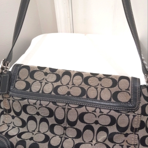 Coach 9 X 13 Crossover Bag A 1067-F13972 - Picture 2 of 6